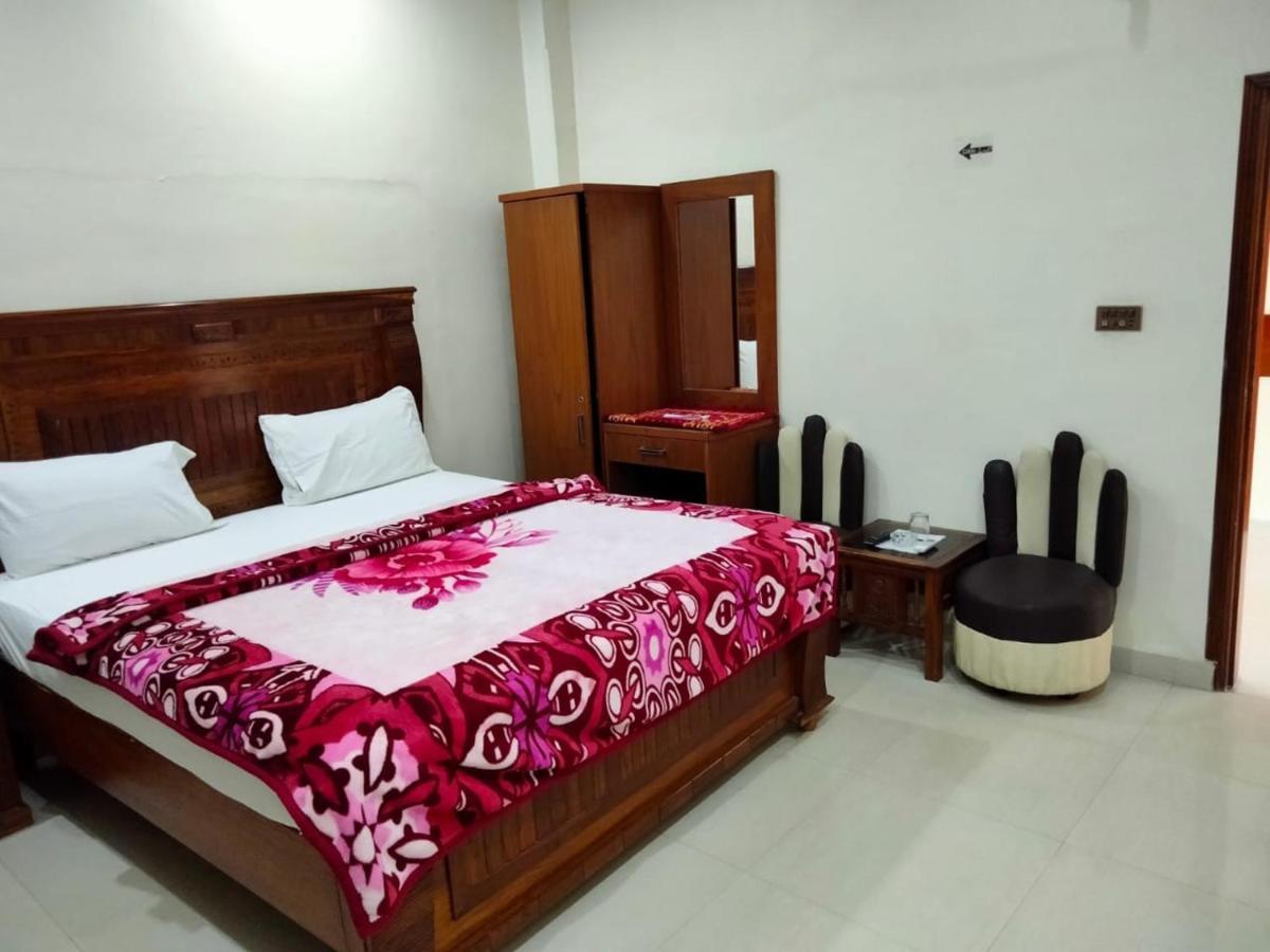 New Royal Residency Pechs Otel Karaçi Dış mekan fotoğraf